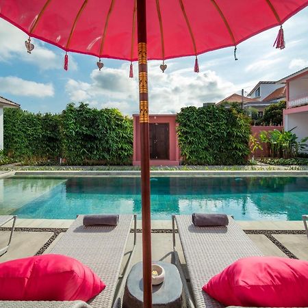 Pinkprivate Balangan - For Cool Adults Only Bed and Breakfast Jimbaran Exteriör bild