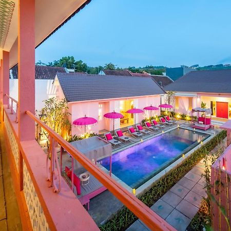 Pinkprivate Balangan - For Cool Adults Only Bed and Breakfast Jimbaran Exteriör bild