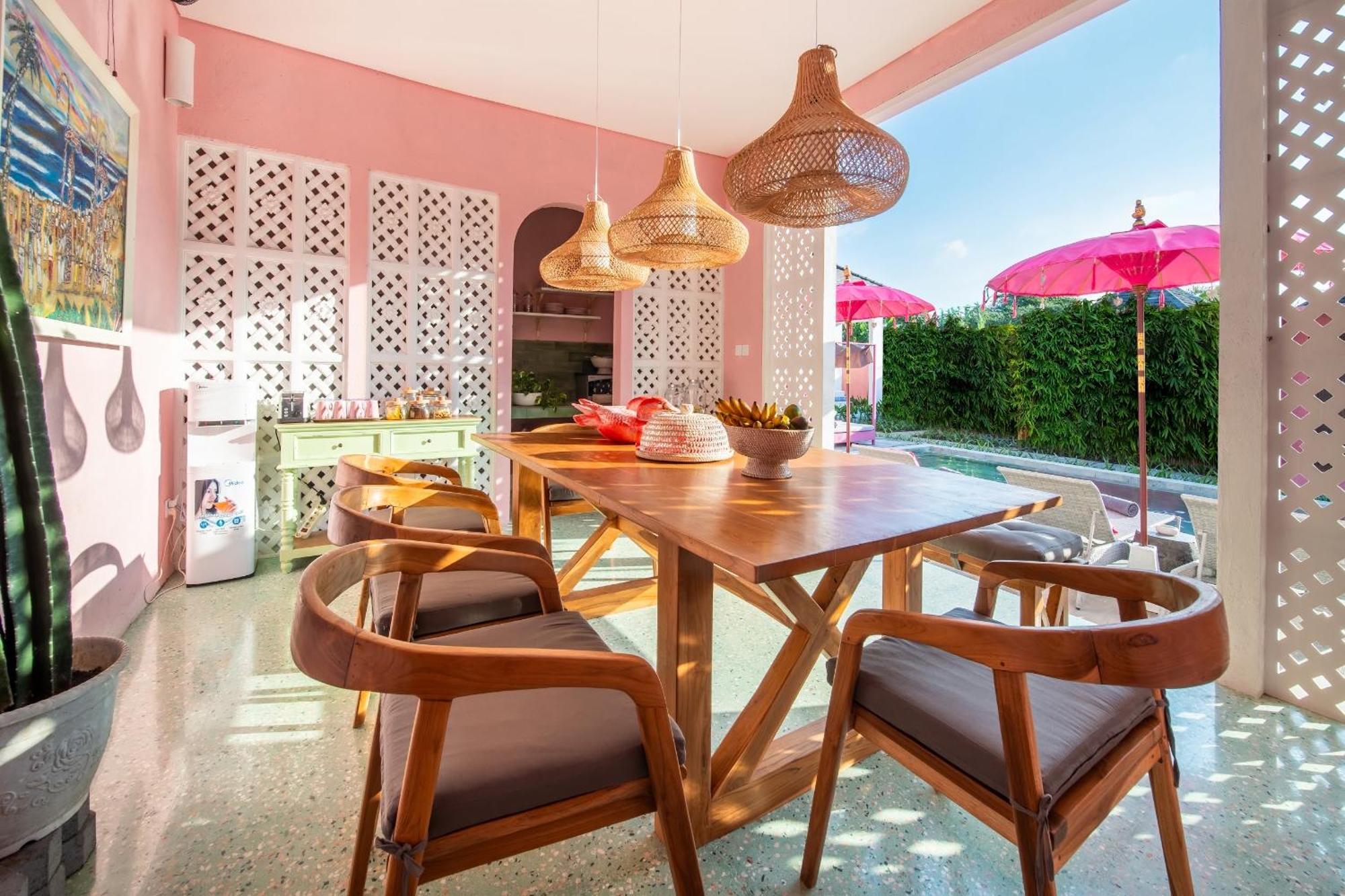Pinkprivate Balangan - For Cool Adults Only Bed and Breakfast Jimbaran Exteriör bild