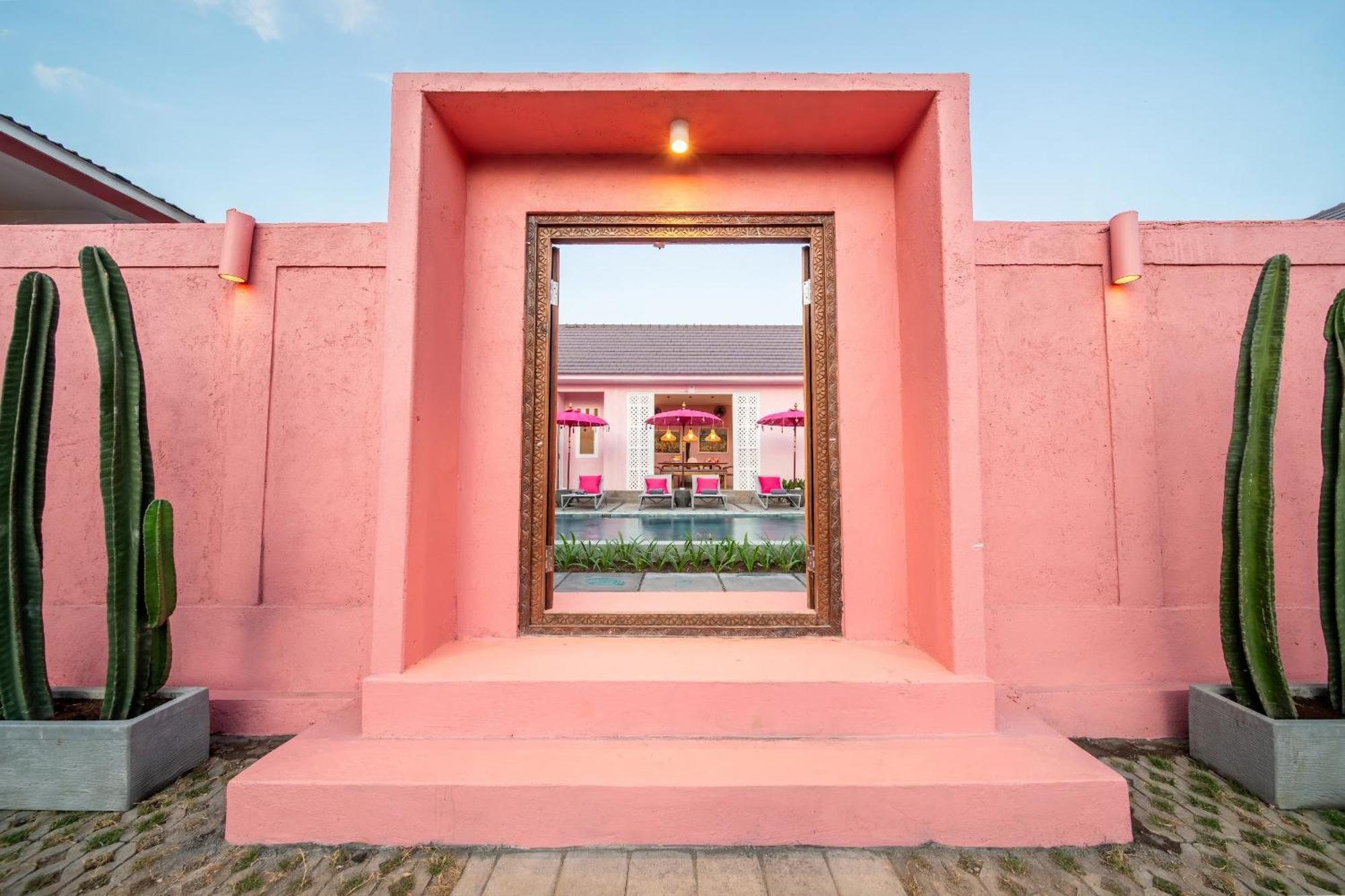 Pinkprivate Balangan - For Cool Adults Only Bed and Breakfast Jimbaran Exteriör bild