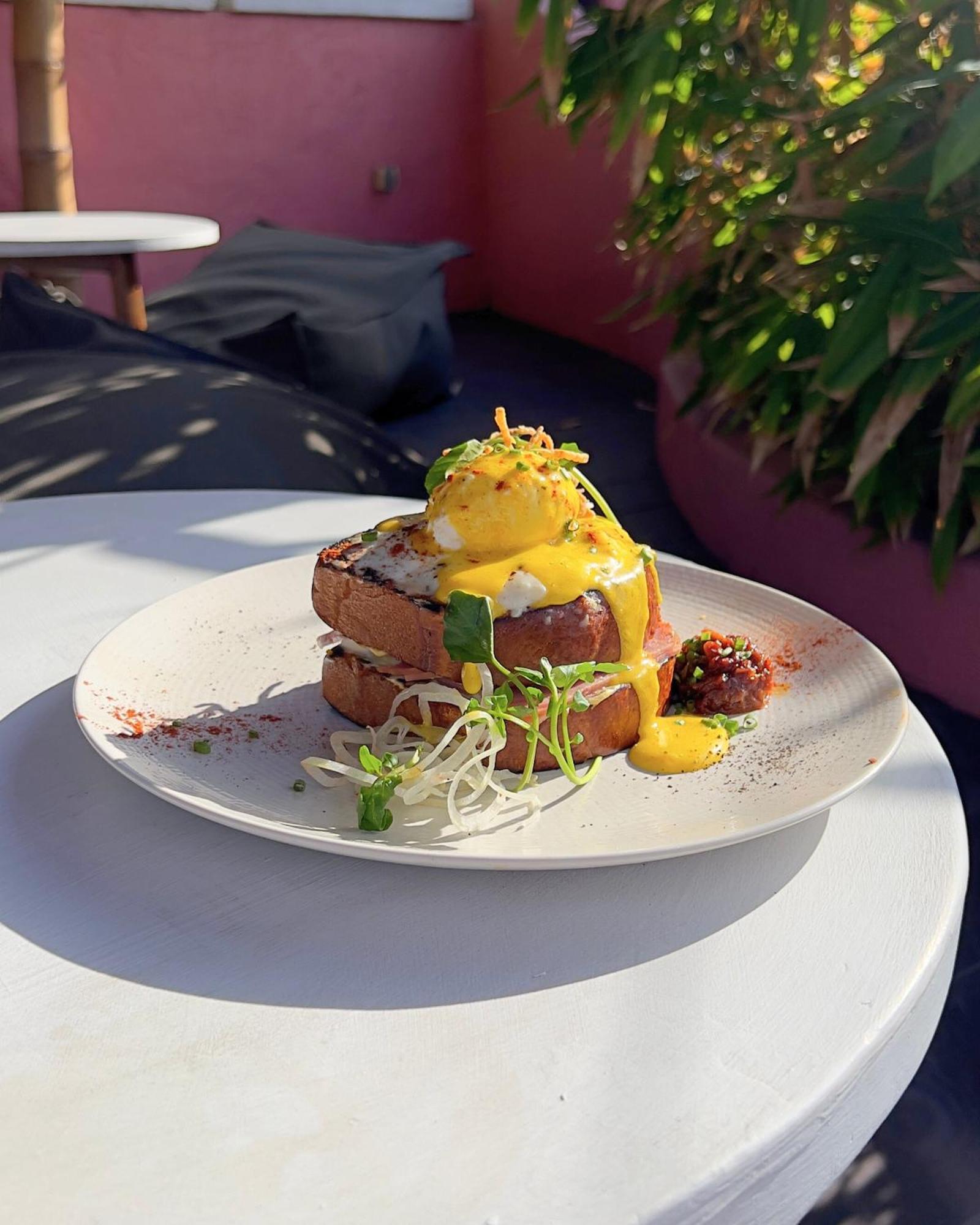 Pinkprivate Balangan - For Cool Adults Only Bed and Breakfast Jimbaran Exteriör bild