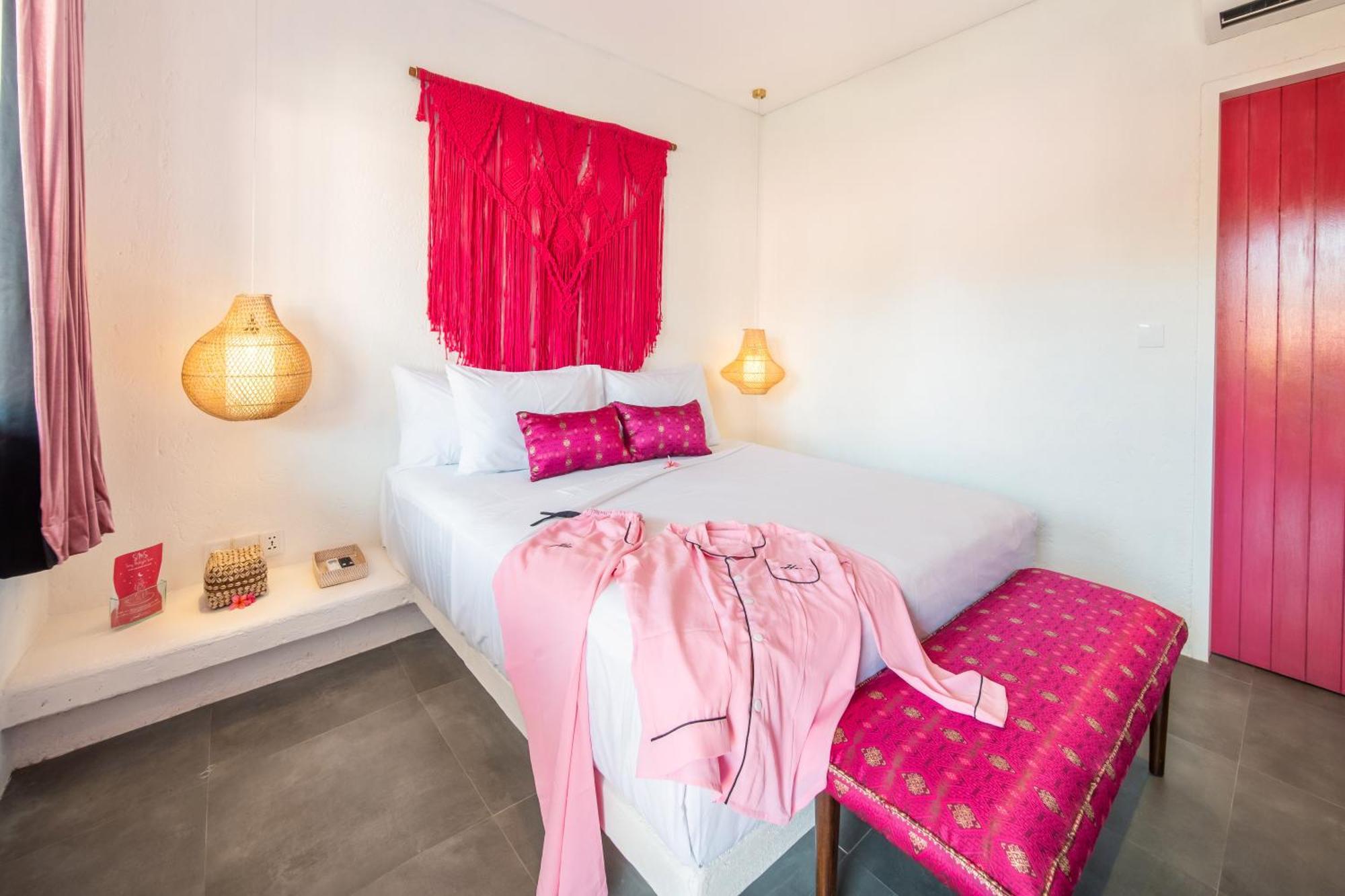 Pinkprivate Balangan - For Cool Adults Only Bed and Breakfast Jimbaran Exteriör bild