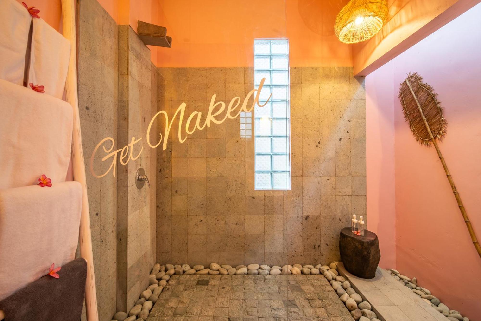 Pinkprivate Balangan - For Cool Adults Only Bed and Breakfast Jimbaran Exteriör bild