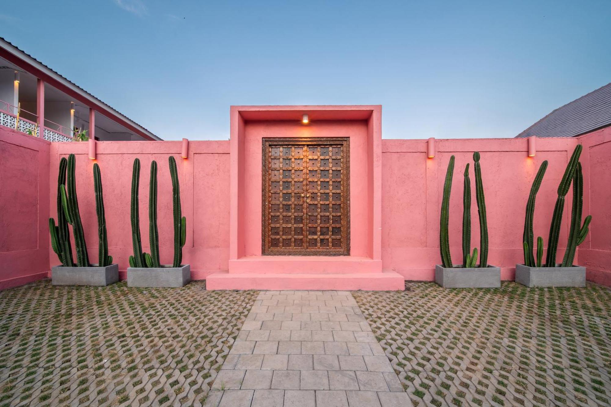 Pinkprivate Balangan - For Cool Adults Only Bed and Breakfast Jimbaran Exteriör bild
