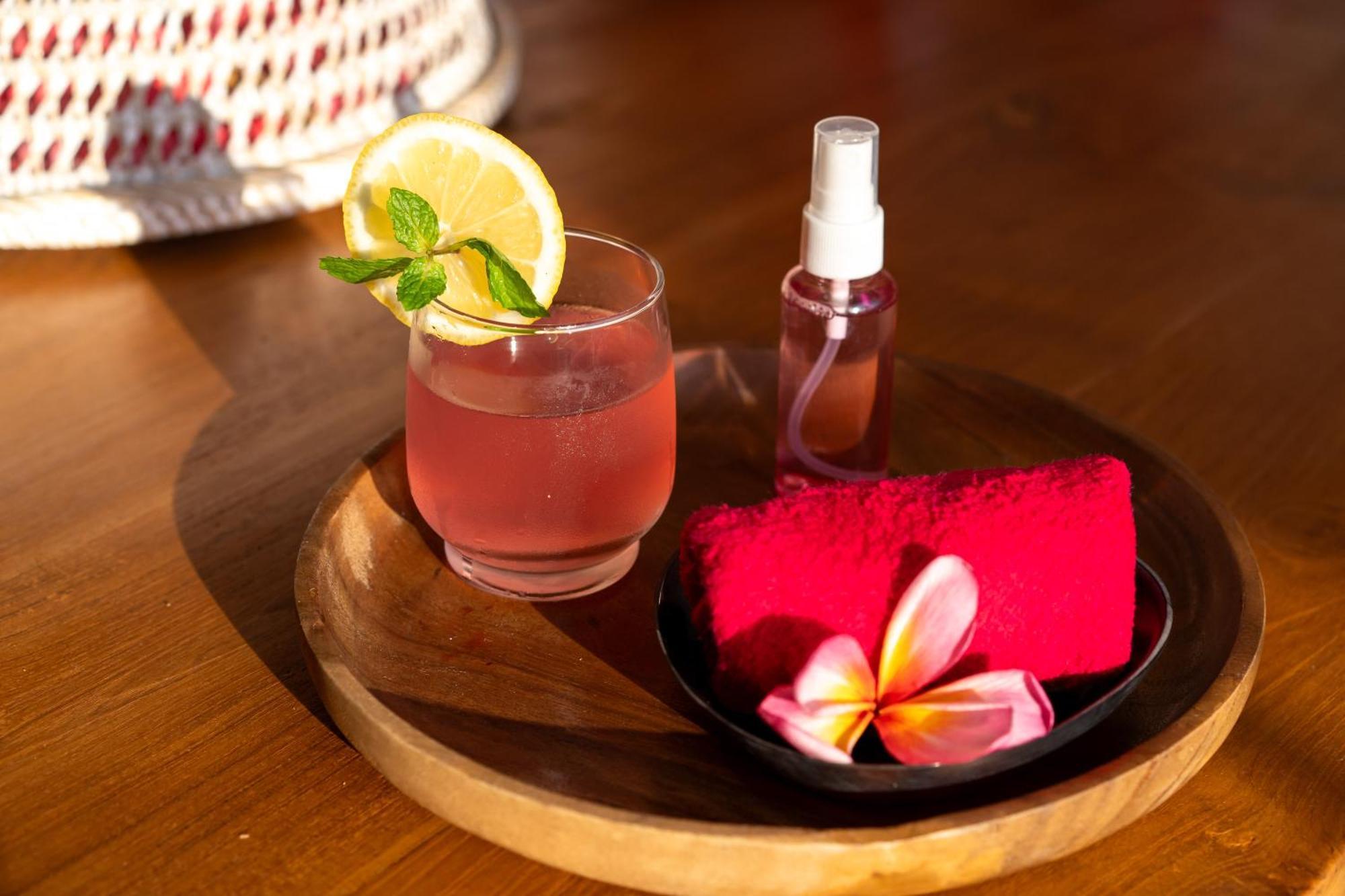 Pinkprivate Balangan - For Cool Adults Only Bed and Breakfast Jimbaran Exteriör bild