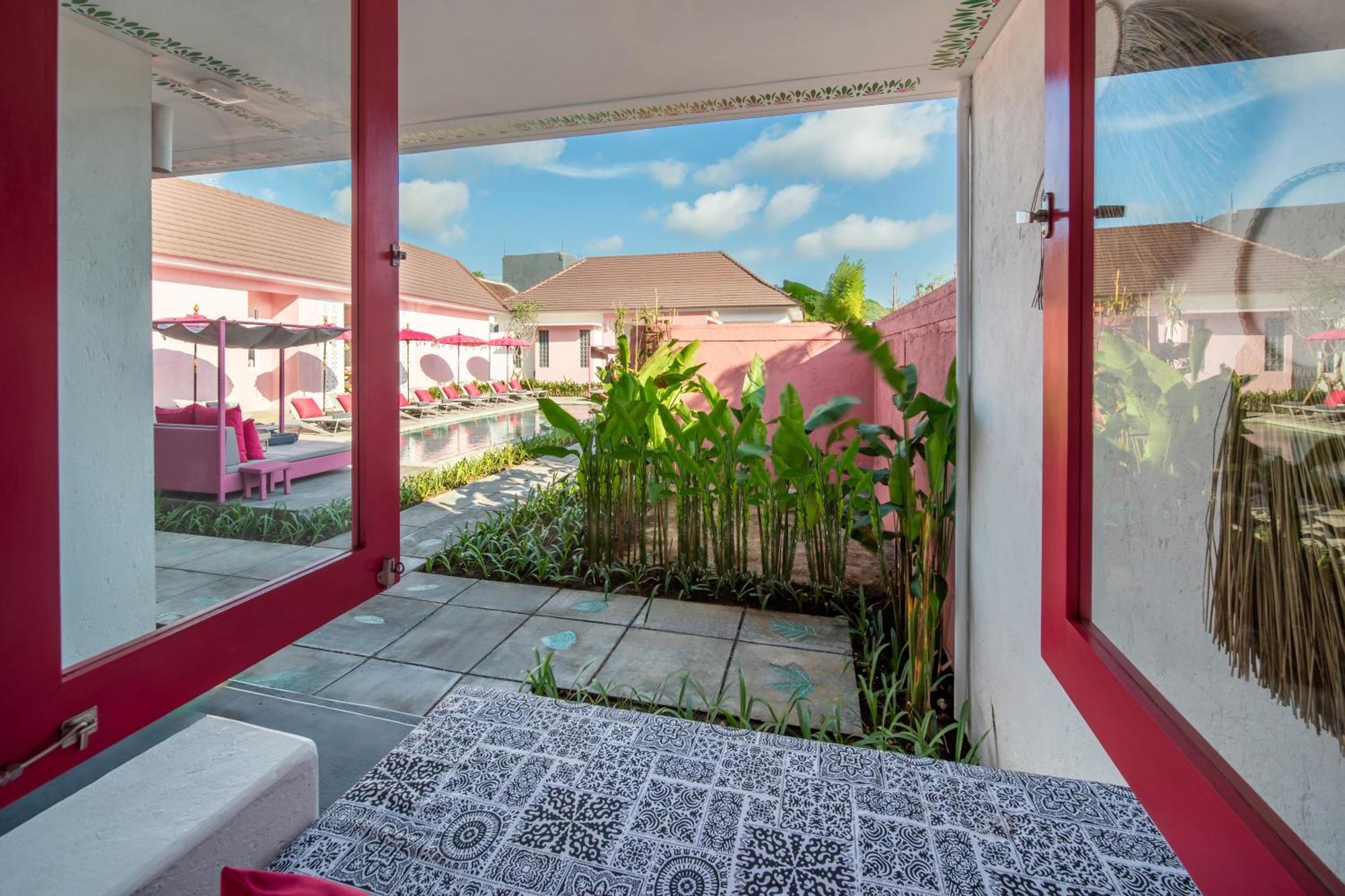 Pinkprivate Balangan - For Cool Adults Only Bed and Breakfast Jimbaran Exteriör bild